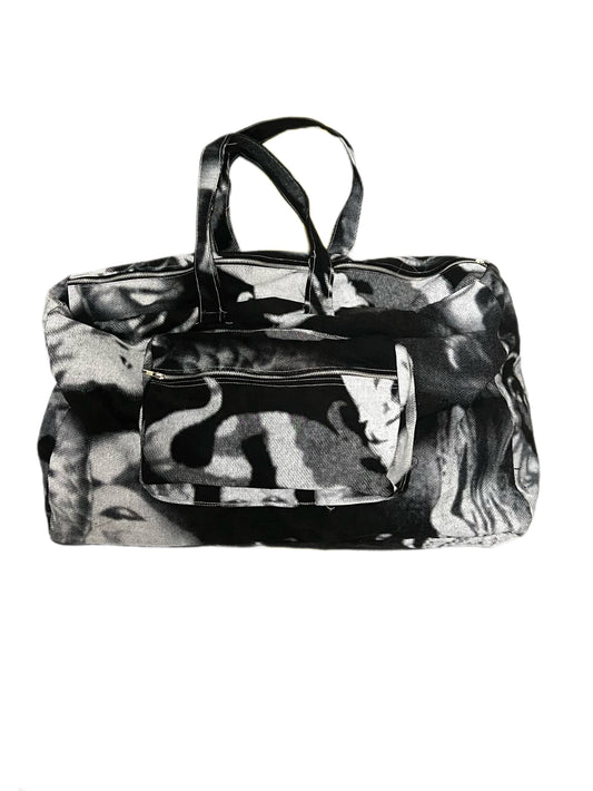 UXL ILLUSION DUFFLE BAG