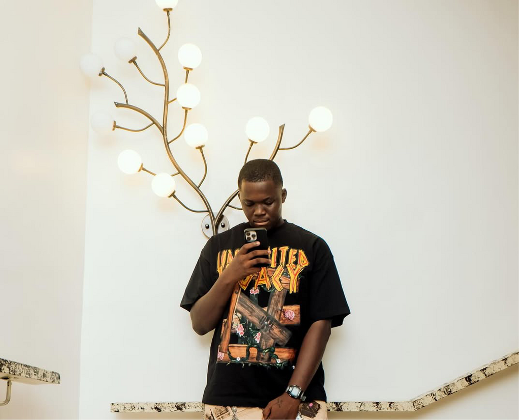 BARICADE TEE